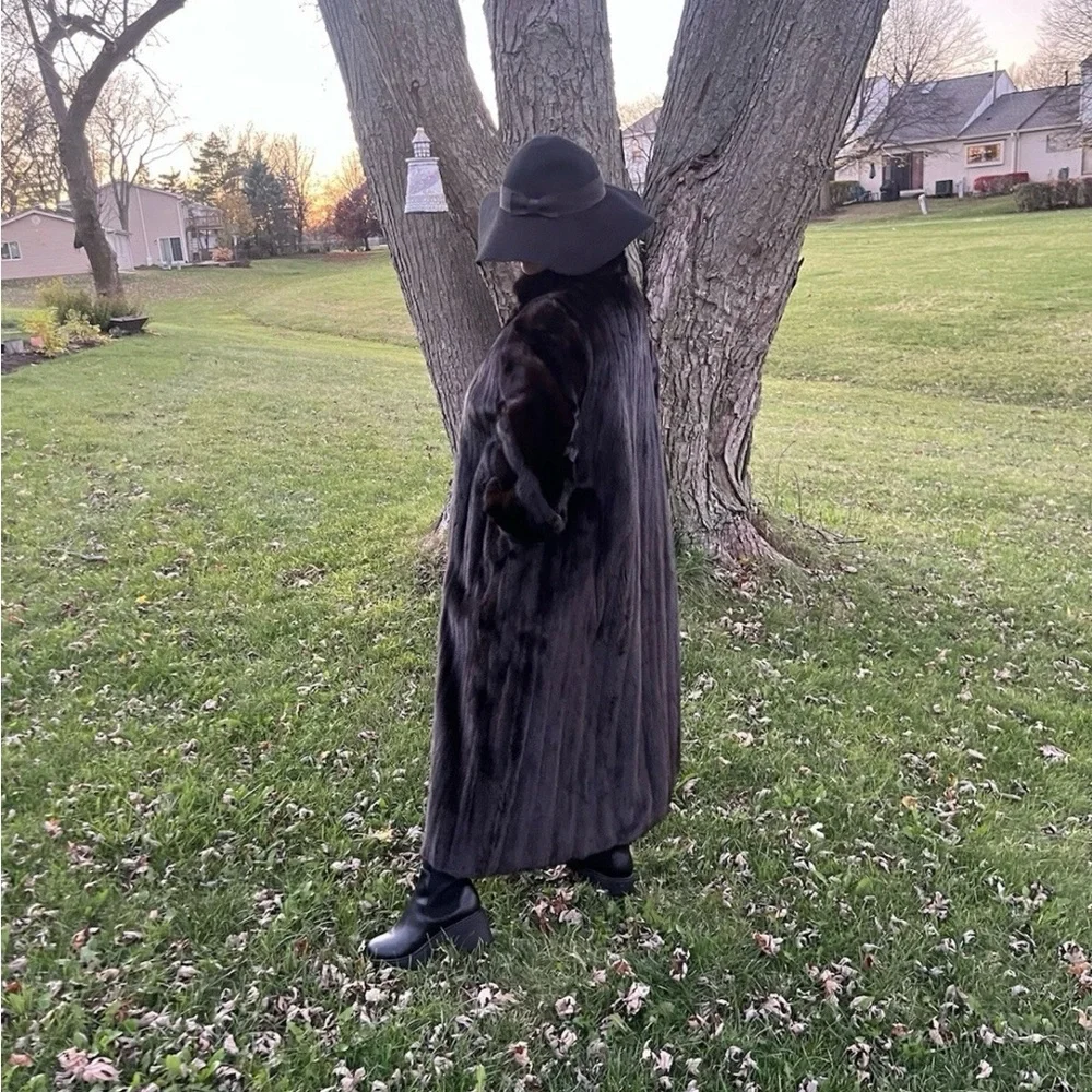 York Furrier Genuine Mink Fur Coat By Bill Blass Mahogany Stand Collar L/XL - Picture 5 of 15